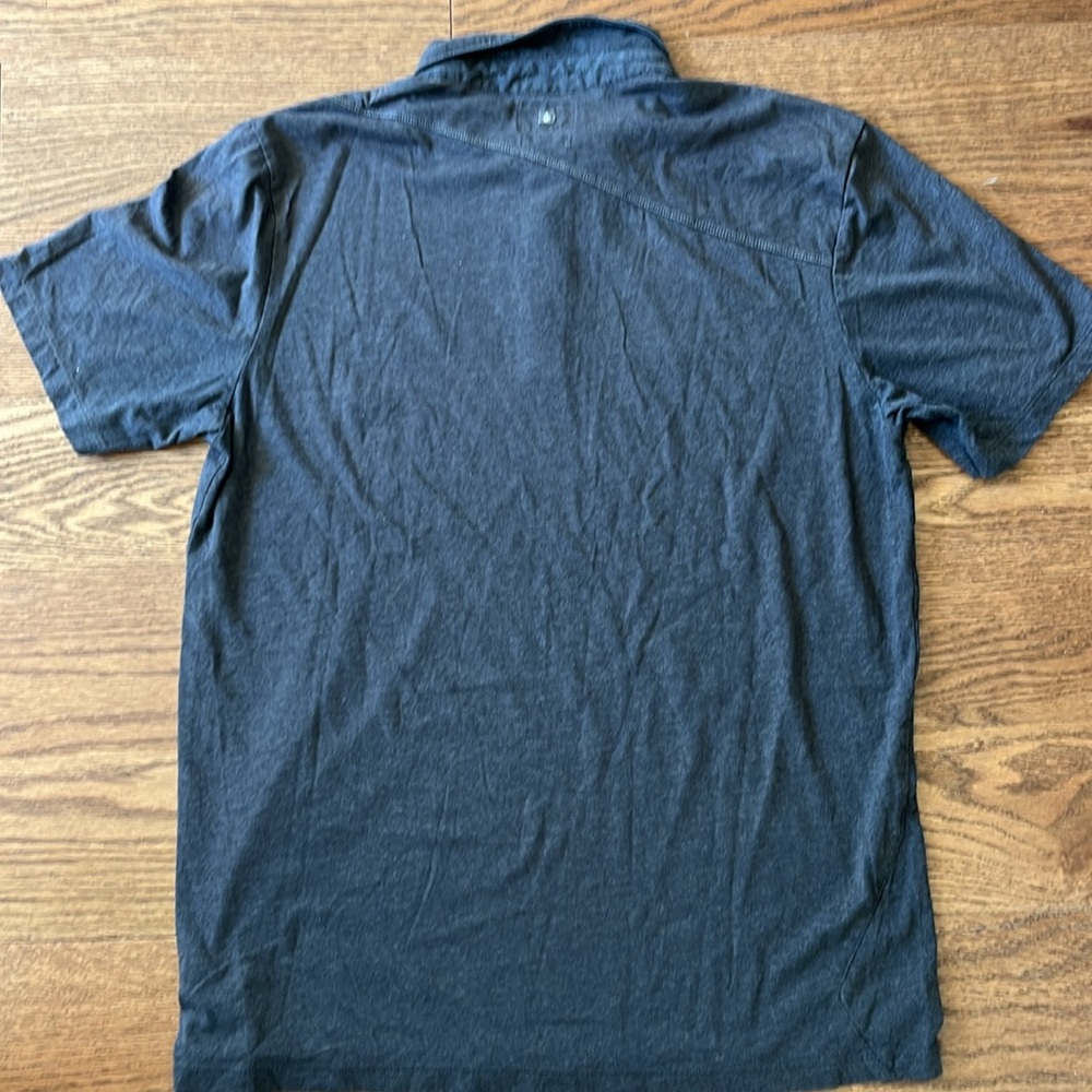 Volcom Polo Shirt. - Picture 5 of 6